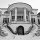 Illustration for article titled 9 of the Most Fascinating Abandoned Mansions from Around the World